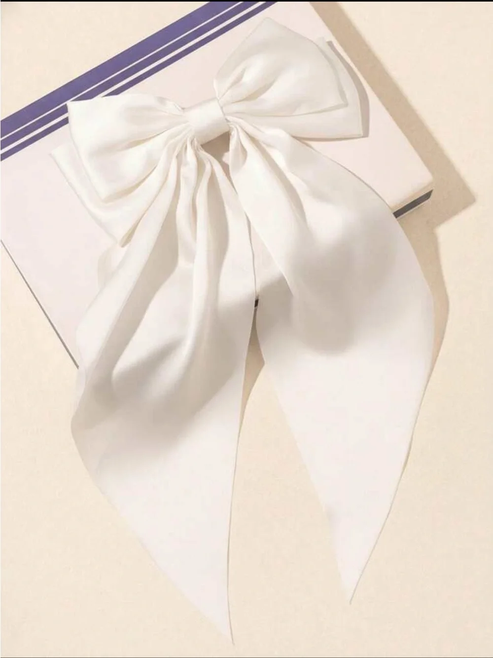 Elegant White Alligator Bow Hair Clip NEW 🏷️
